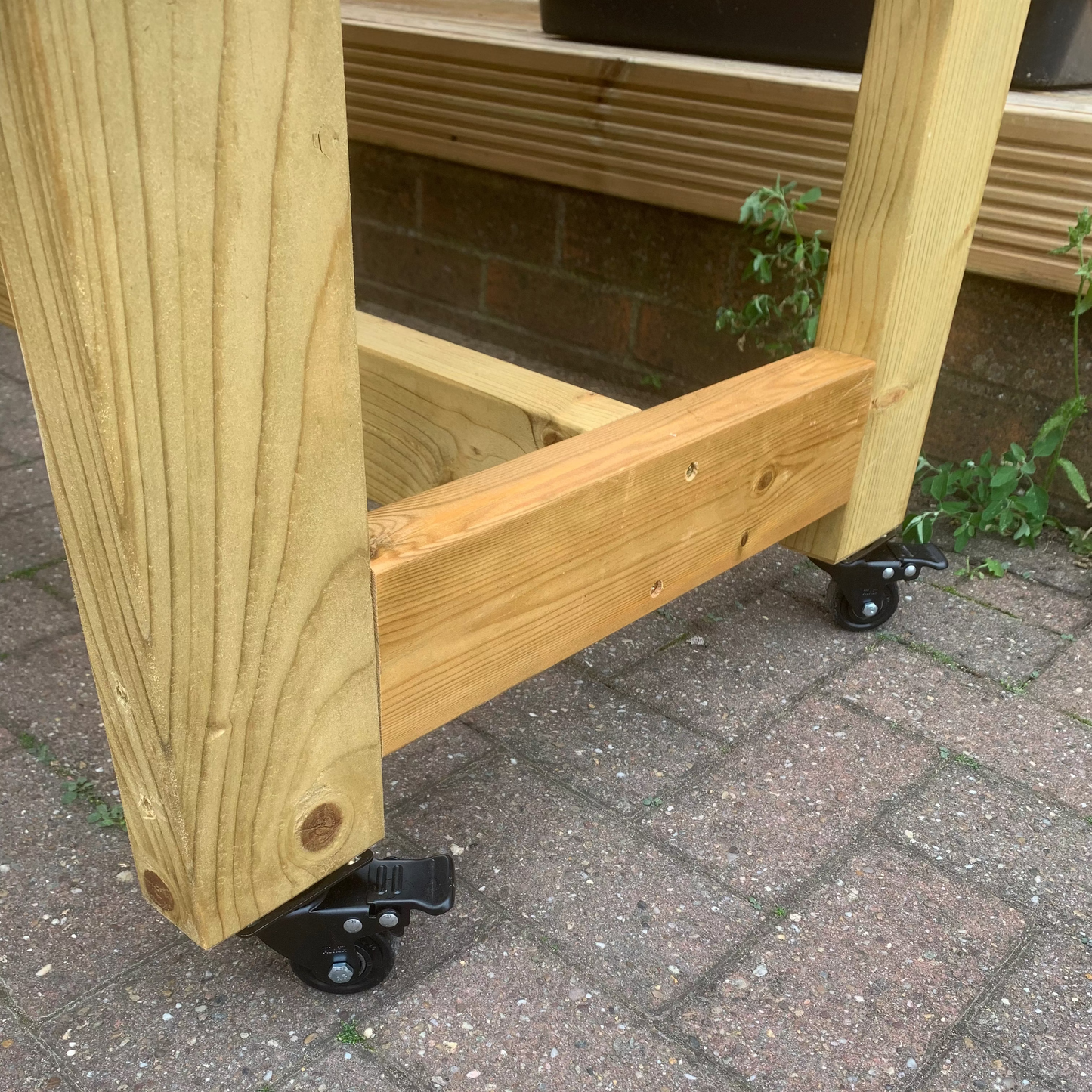 Double mobile discovery station