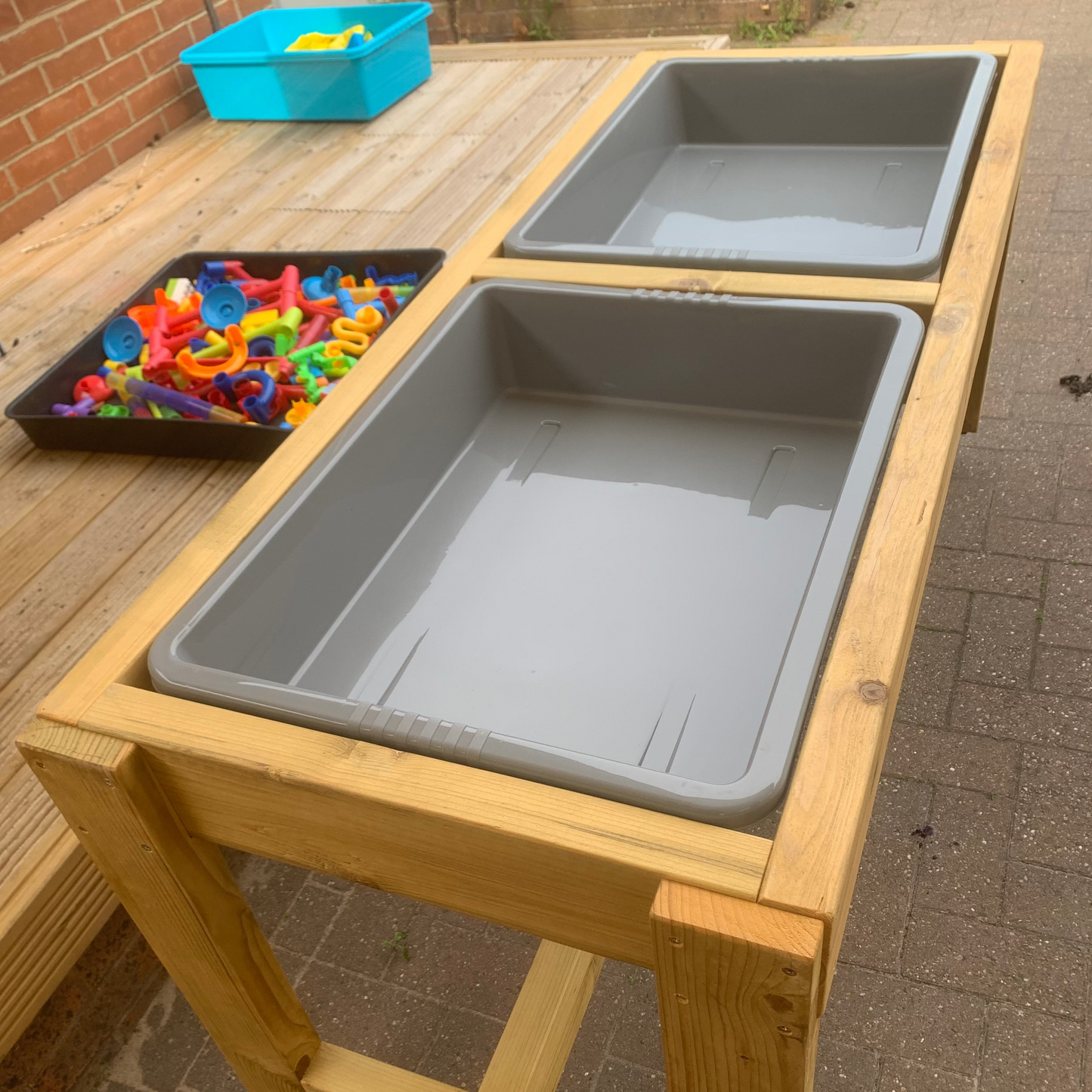 Double mobile discovery station